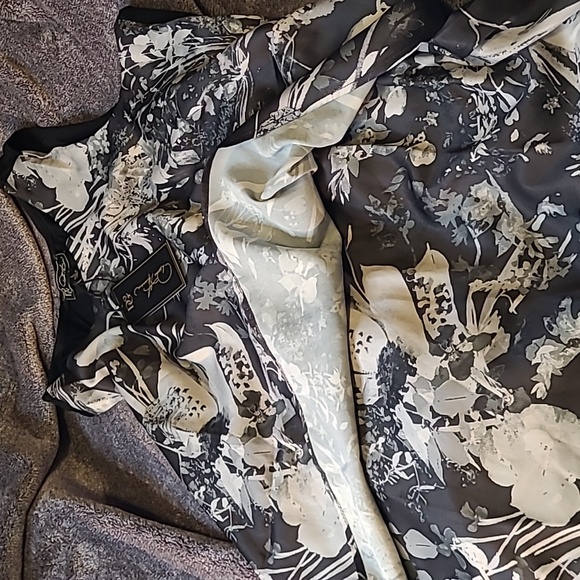 WAS $30. DG2 by DIANE GILMAN Hi Lo Sleeveless Blouse so soft - Picture 13 of 16